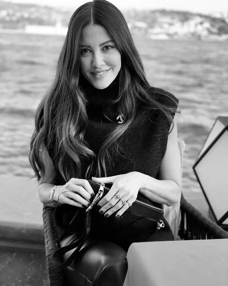 Kivanc-Tatlitug-va-deveni-tata.-Sotia-lui-Basak-Dizer-este-insarcinata-3