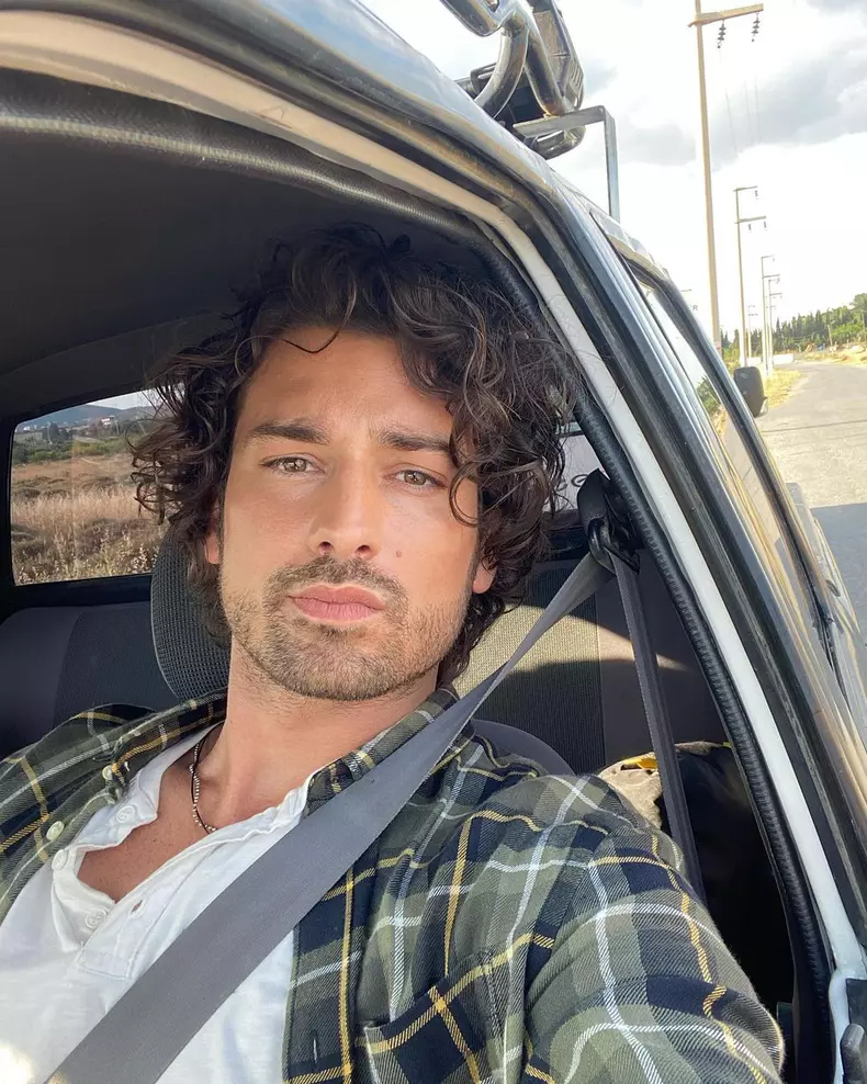 Alp-Navruz-a-confirmat-relatia-cu-Ayca-Aysin-Turan-5