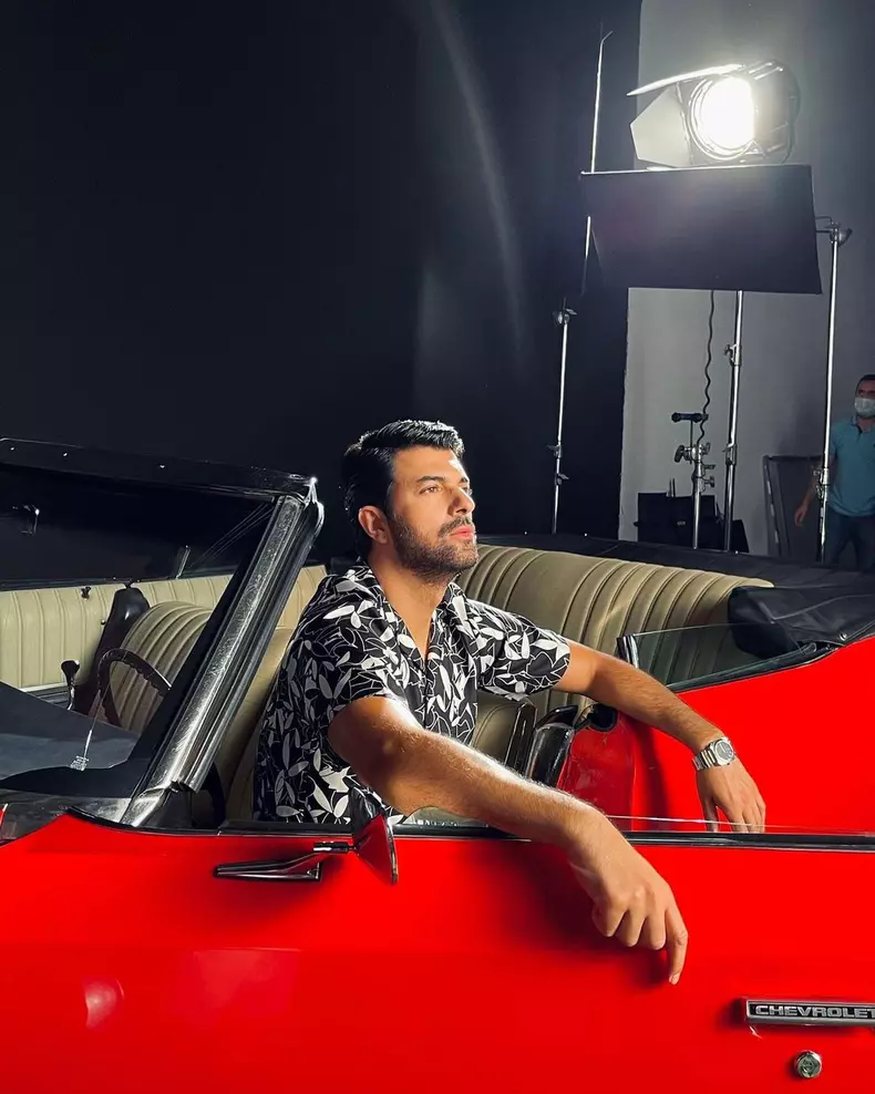 Cine-este-Engin-Akyurek-protagonistul-din-„Fiica-ambasadorului-Kanal-D-1-1