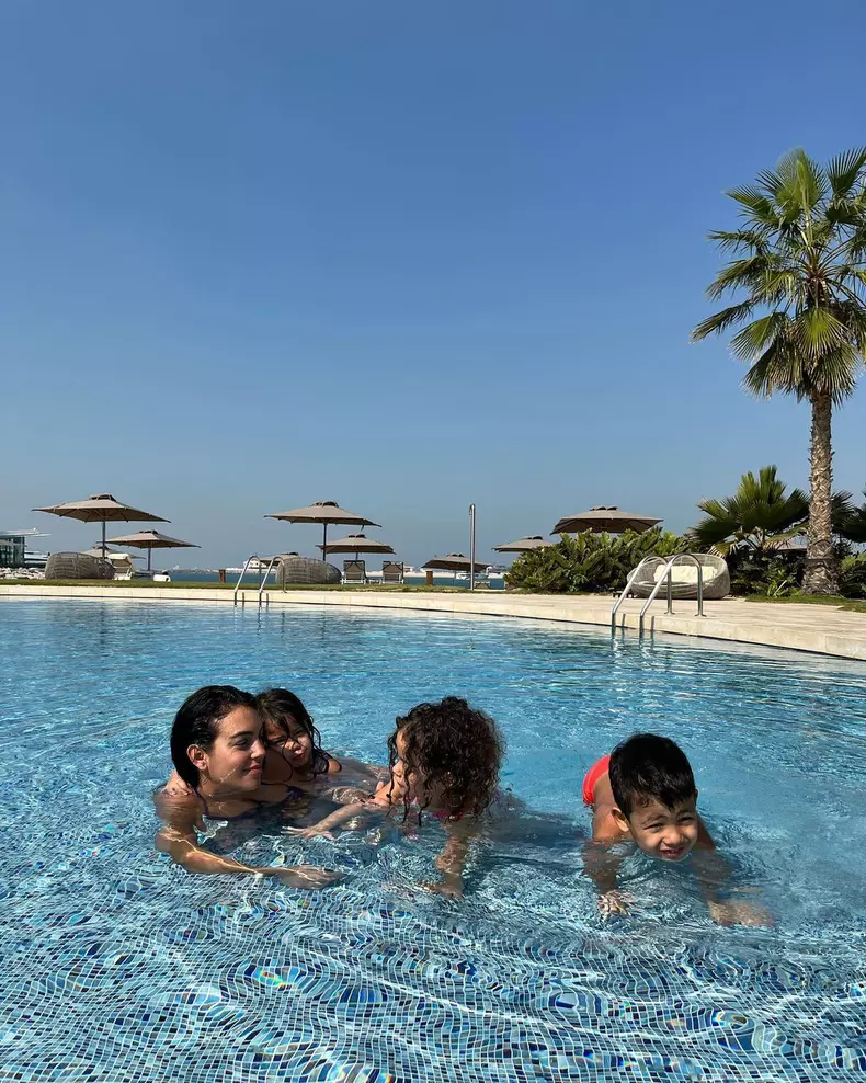 Cum-arata-Georgina-Rodriguez-in-luna-a-sasea-de-sarcina-8