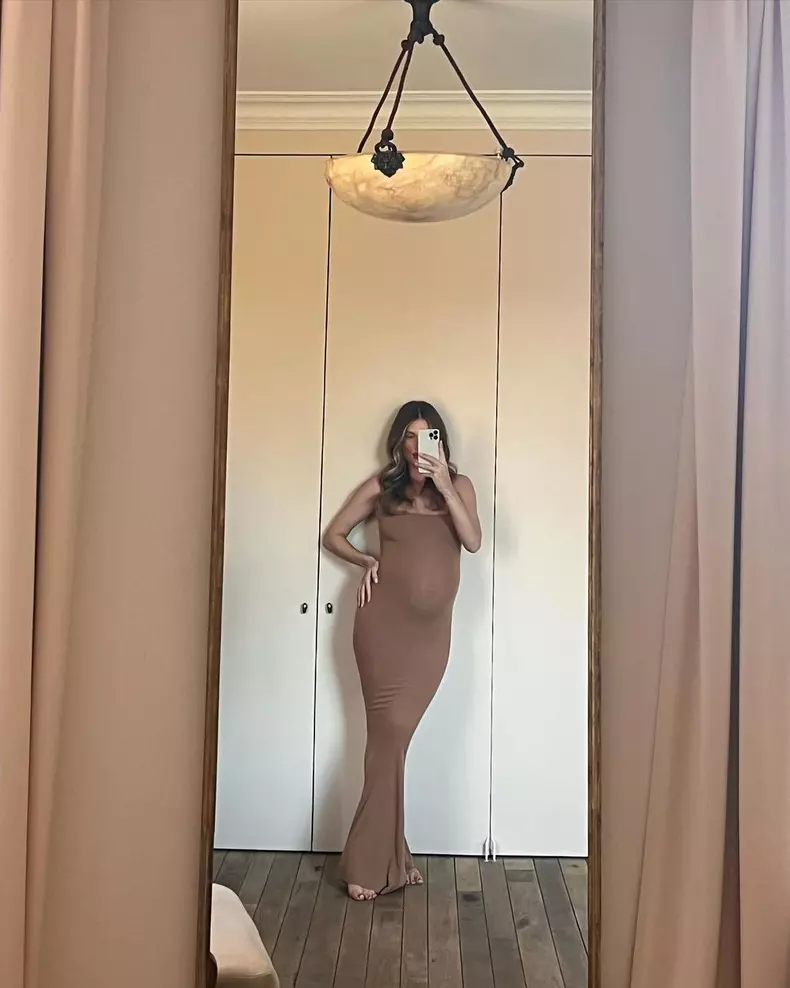 Cum-arata-Rosie-Huntington-Whiteley-cu-putin-timp-inainte-sa-nasca-13