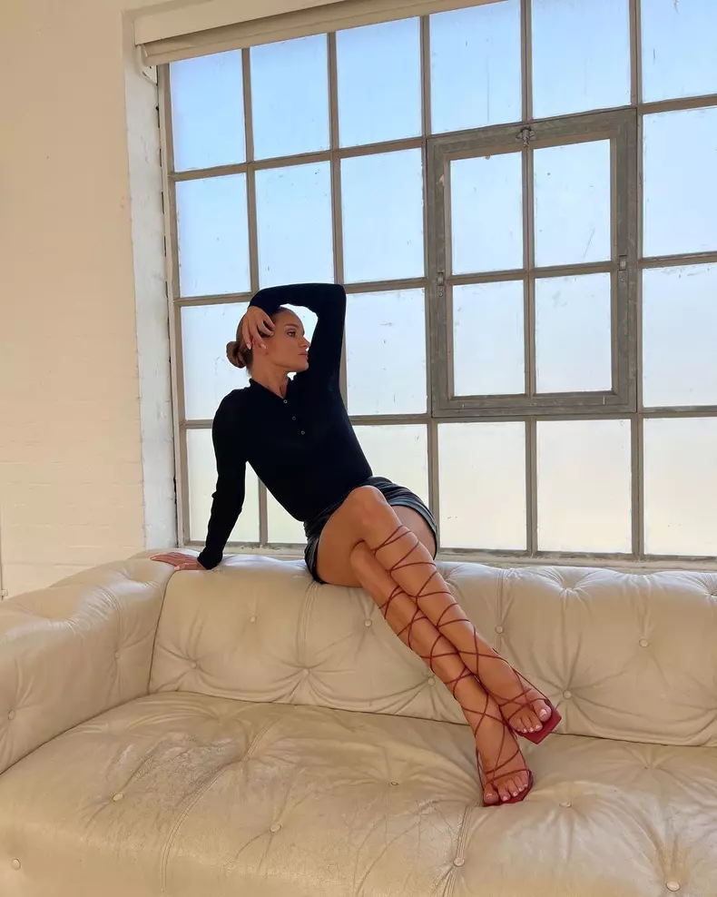 Cum-arata-Rosie-Huntington-Whiteley-cu-putin-timp-inainte-sa-nasca-7