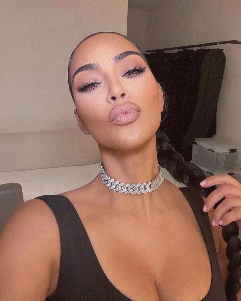 Kim-Kardashian-imagine-de-milioane-de-like-uri-din-prima-vacanta-cu-noul-iubit-12