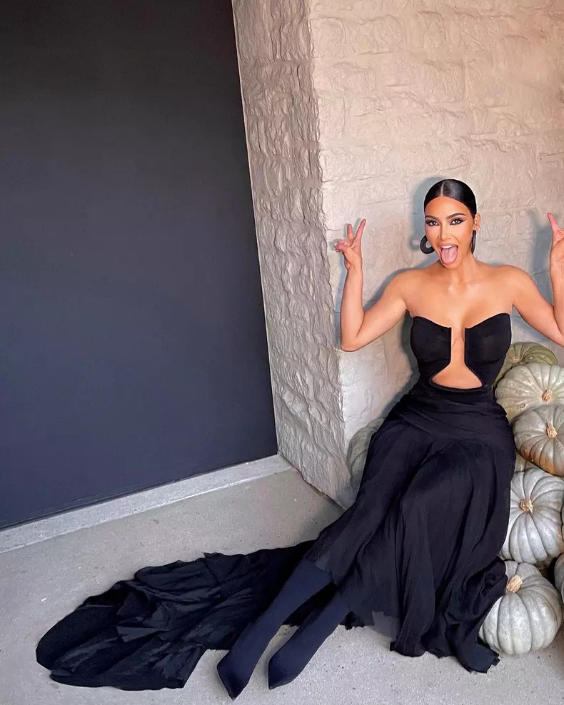 Kim-Kardashian-imagine-de-milioane-de-like-uri-din-prima-vacanta-cu-noul-iubit-4