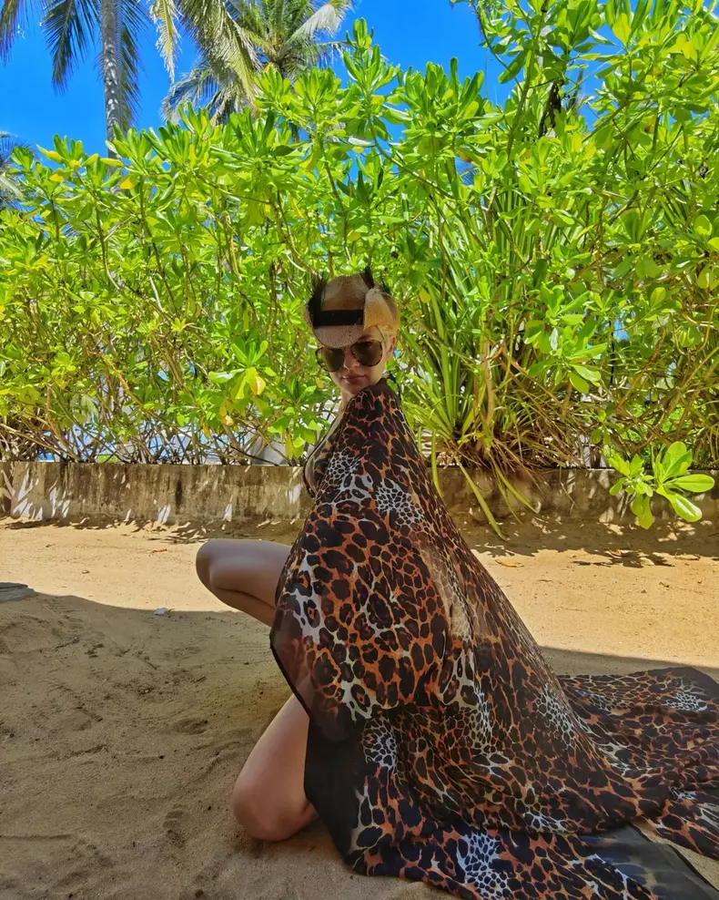 Lidia-Buble-imagini-incendiare-pe-plaja-17