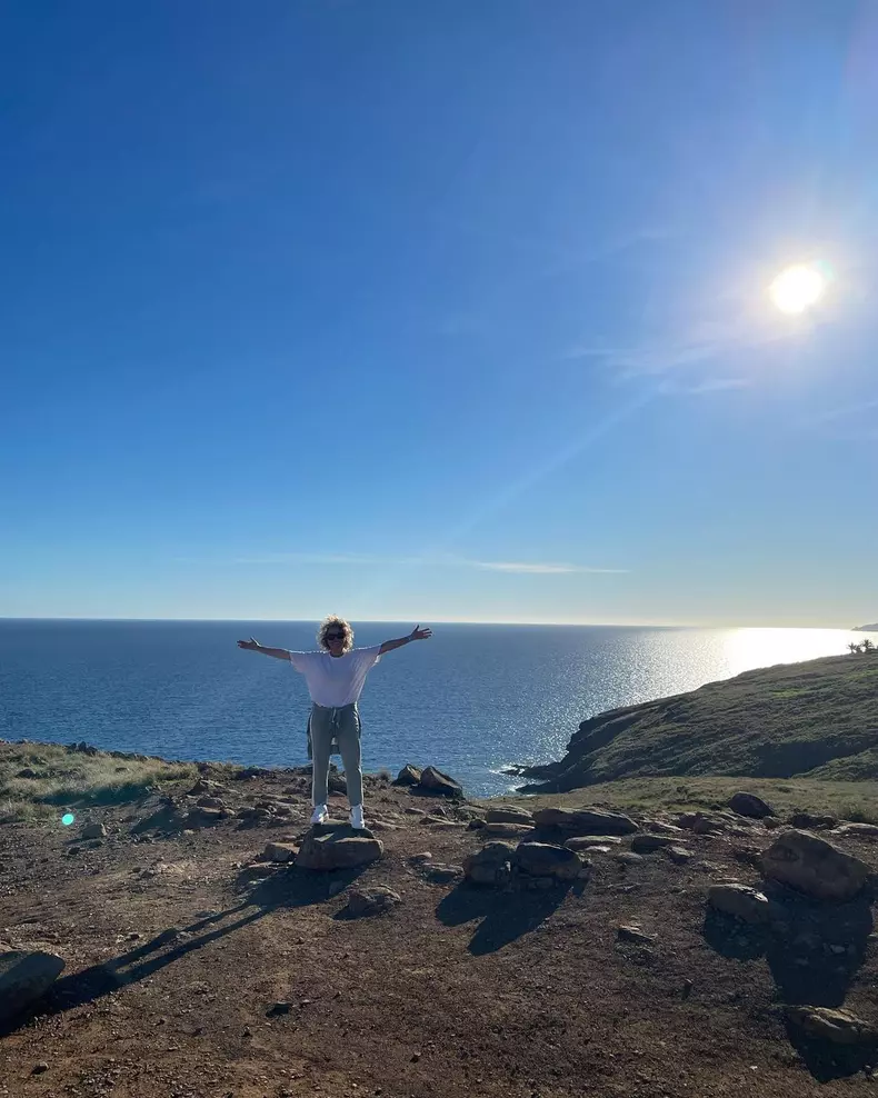 Mirela-Vaida-si-a-incarcat-bateriile-in-vacanta-din-Madeira-3