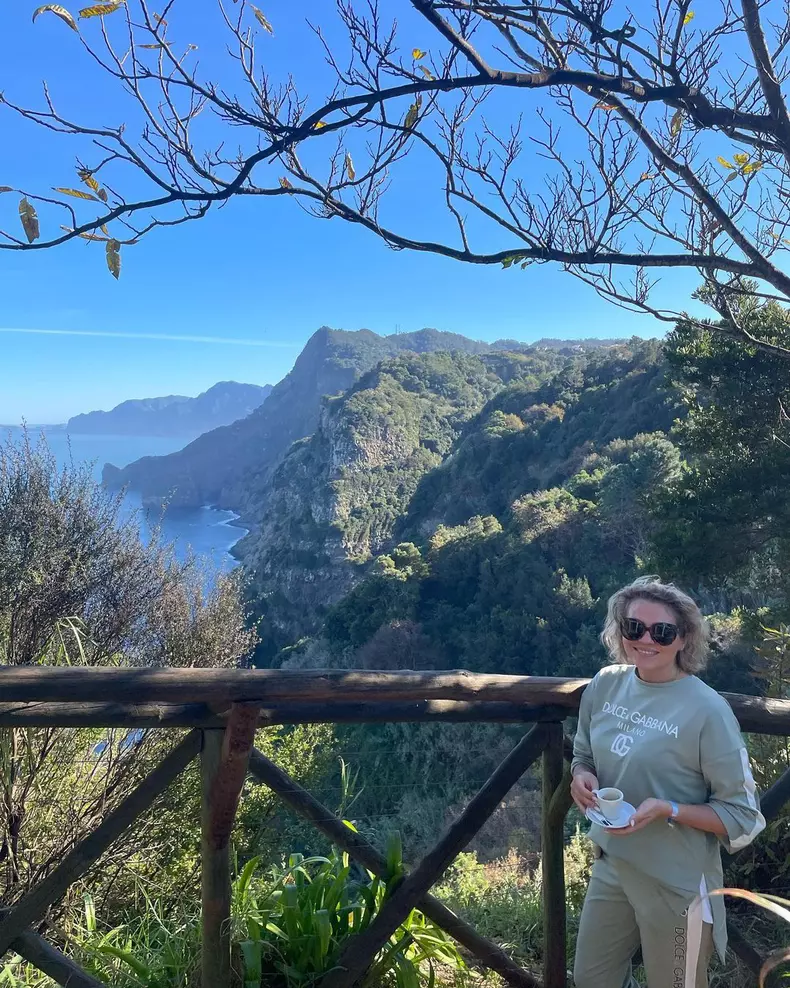 Mirela-Vaida-si-a-incarcat-bateriile-in-vacanta-din-Madeira-6