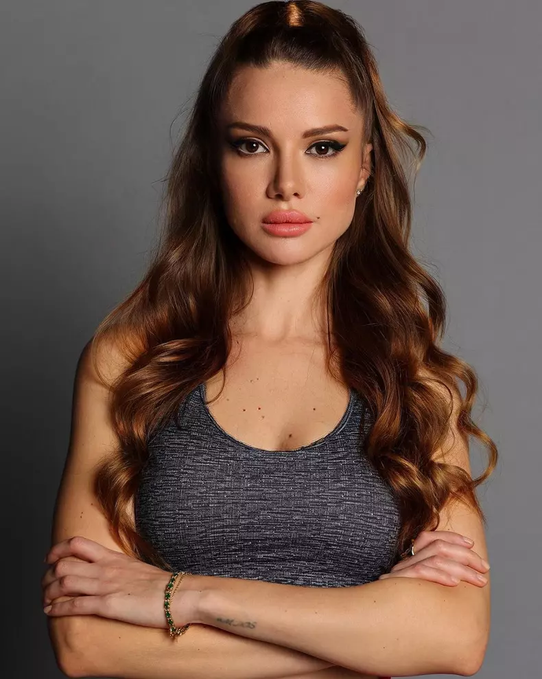 Survivor-Romania-2022-sezonul-3.-Concurentii-din-echipa-Faimosilor-10