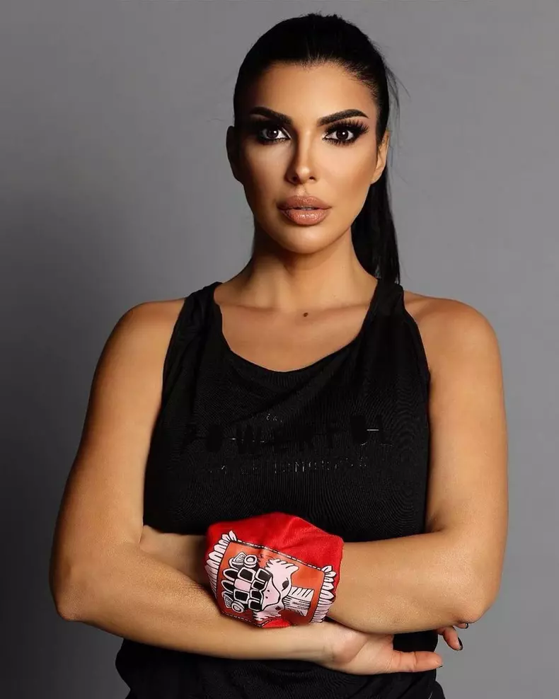 Survivor-Romania-2022-sezonul-3.-Concurentii-din-echipa-Faimosilor-12