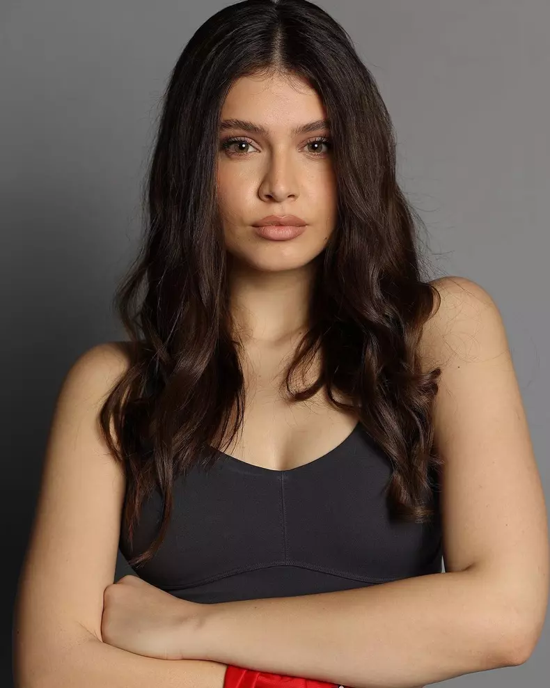 Survivor-Romania-2022-sezonul-3.-Concurentii-din-echipa-Faimosilor-6