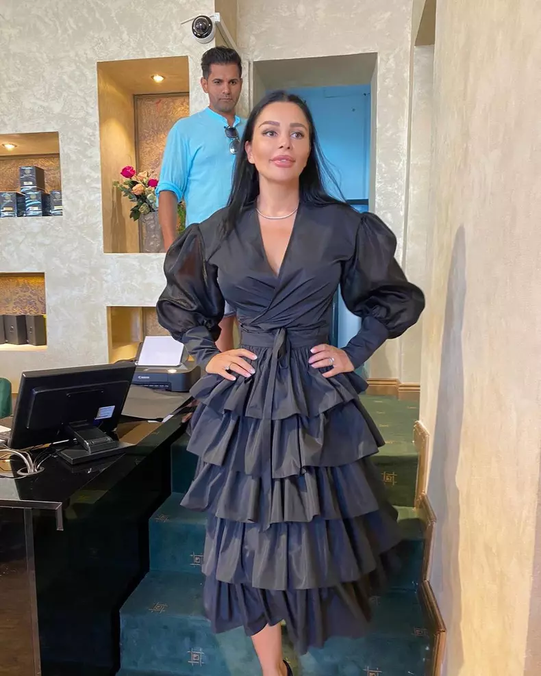 Brigitte-Pastrama-si-a-topit-acidul-din-buze-3