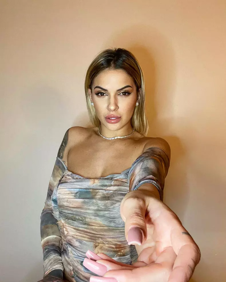 Cine-este-Tania-Alexandra.-L-a-cucerit-pe-Kanye-West-1-1