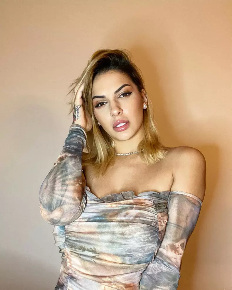 Cine-este-Tania-Alexandra.-L-a-cucerit-pe-Kanye-West-5