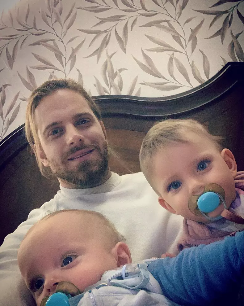 Gemenii-Alinei-si-ai-lui-Ilan-Laufer-au-implinit-un-an-2