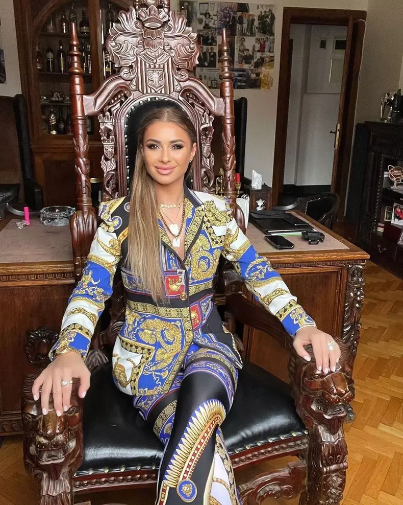 Motivul-halucinant-pentru-care-Anamaria-Prodan-a-cerut-ordin-de-restrictie-impotriva-lui-Laurentiu-Reghecampf-3