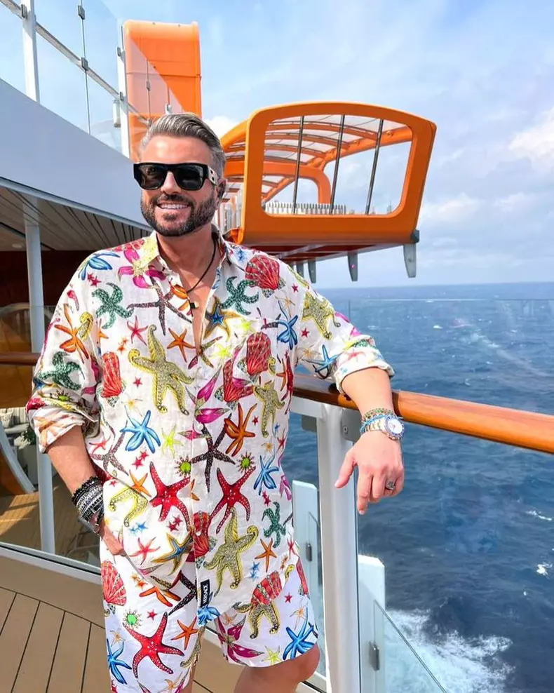 Motivul-pentru-care-Catalin-Botezatu-a-plecat-intr-o-vacanta-de-lux.-Ce-cauta-designerul-1