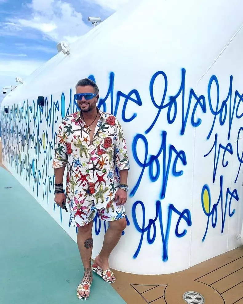 Motivul-pentru-care-Catalin-Botezatu-a-plecat-intr-o-vacanta-de-lux.-Ce-cauta-designerul-19