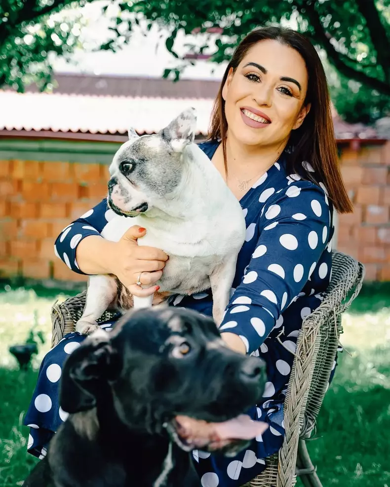 Oana-Roman-vrea-sa-se-mute-din-Romania-3