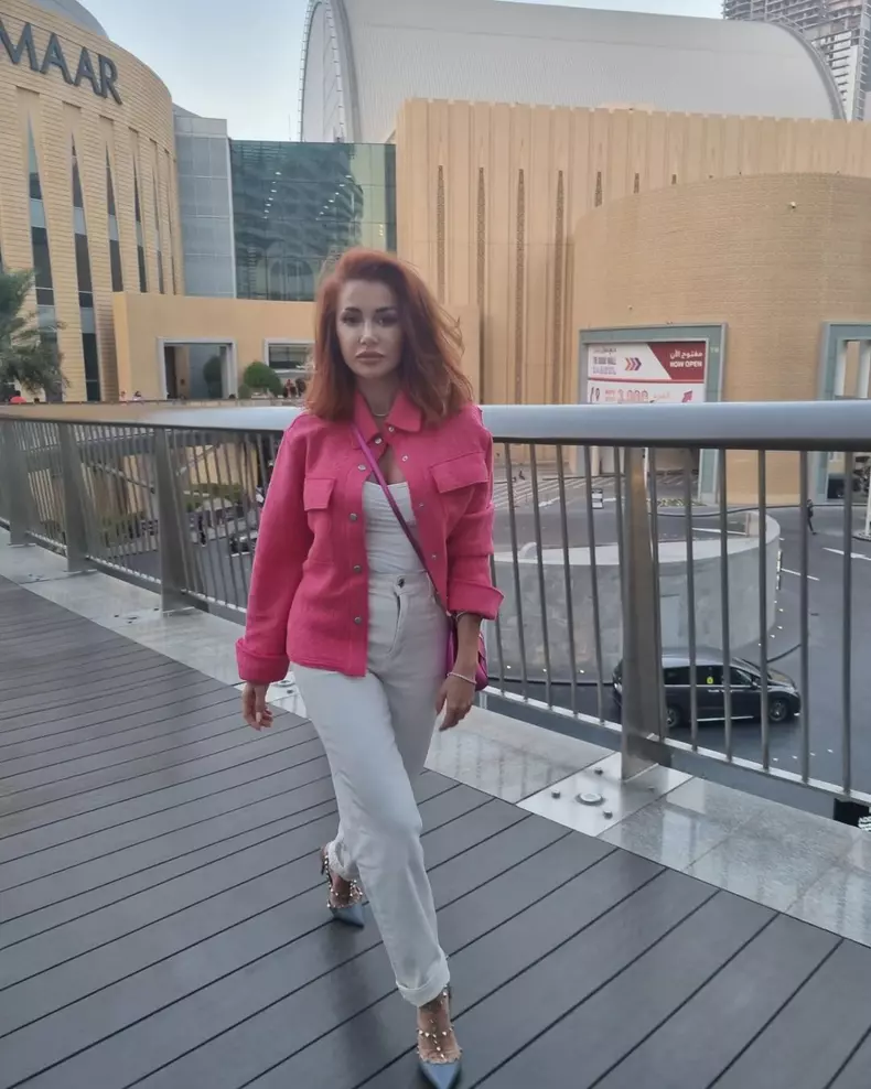 Transformarea-uluitoare-a-Ralucai-Tanase-dupa-operatiile-estetice