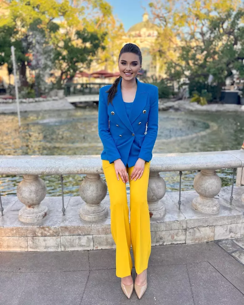 Fotomodelul ucrainean Veronika Didusenko a fugit din țară cu fiul ei. Prin ce a trecut fosta Miss Ucraina (1)