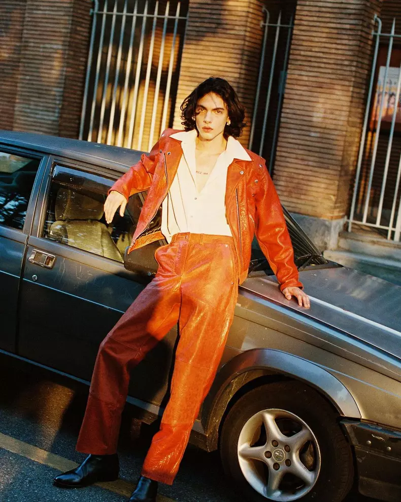 Cum-a-ajuns-un-tanar-model-din-Ucraina-de-pe-podium-pe-front-3