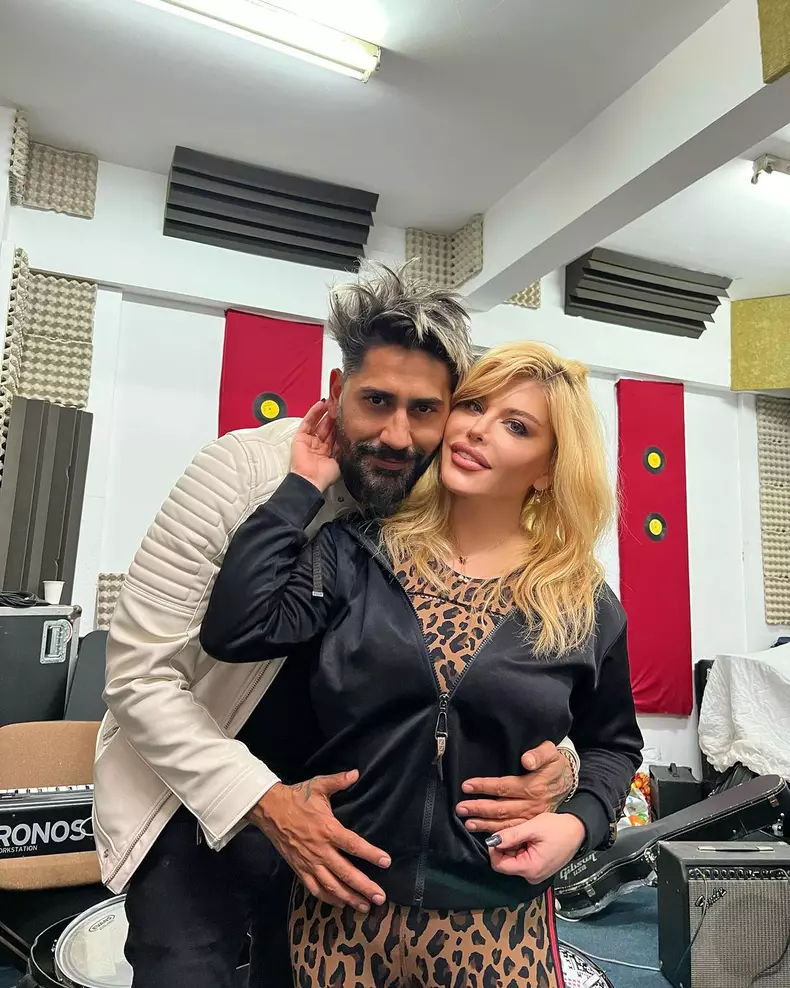 După ce s-a spus că ar avea o relație cu Nick Casciaro, acum Loredana a apărut în ipostaze tandre cu...