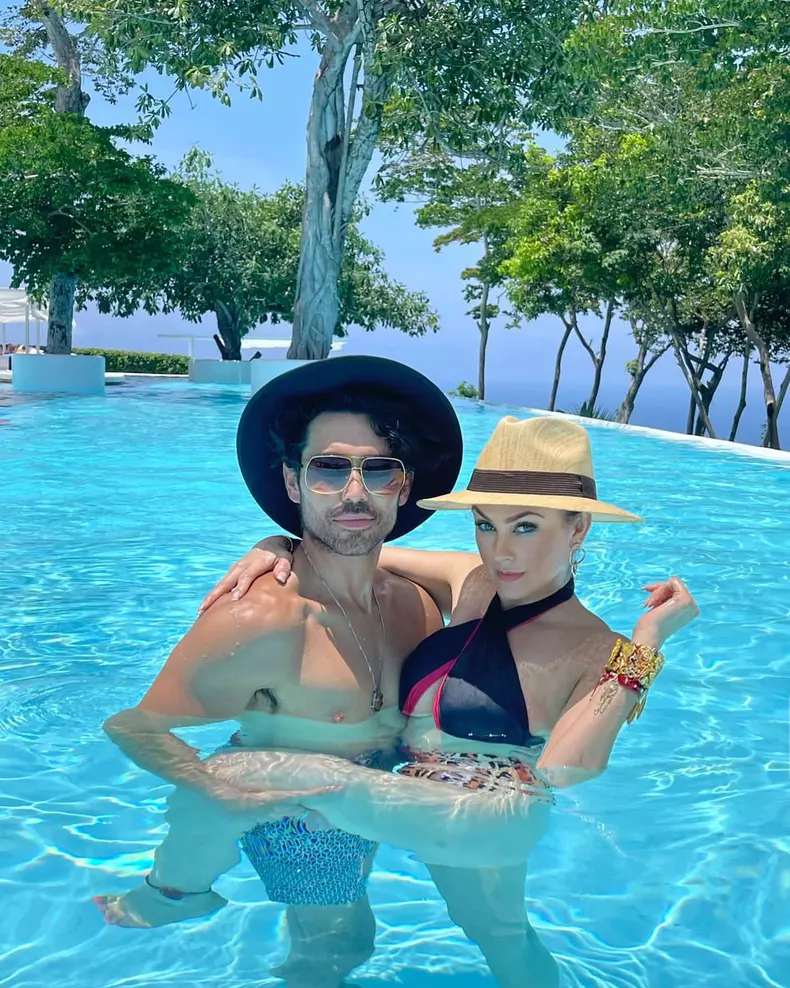 Aracely-Arambula-240392803_399107968251843_4761914778455918656_n