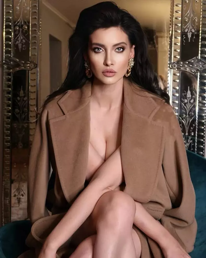 Ce dieta tine Iulia Albu