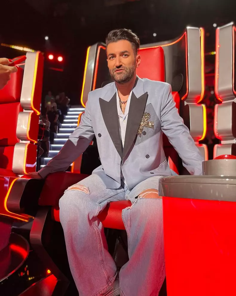 Cu-cine-se-cearta-Smiley-la-Vocea-Romaniei-2