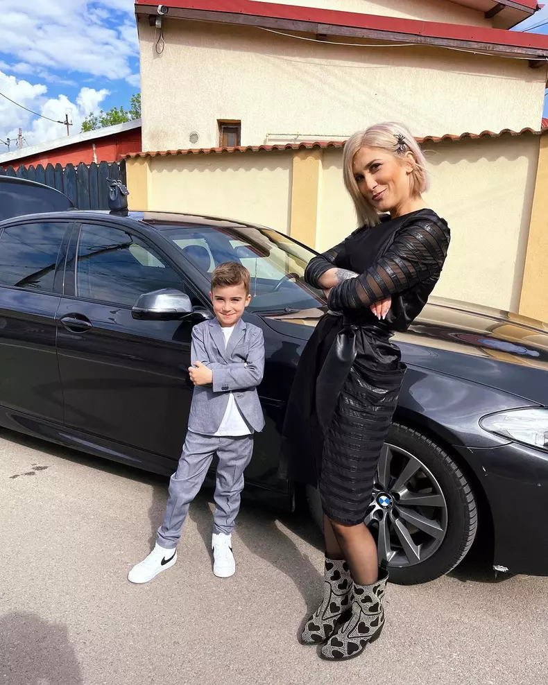 Cum-arata-Adda-in-costum-de-baie-4