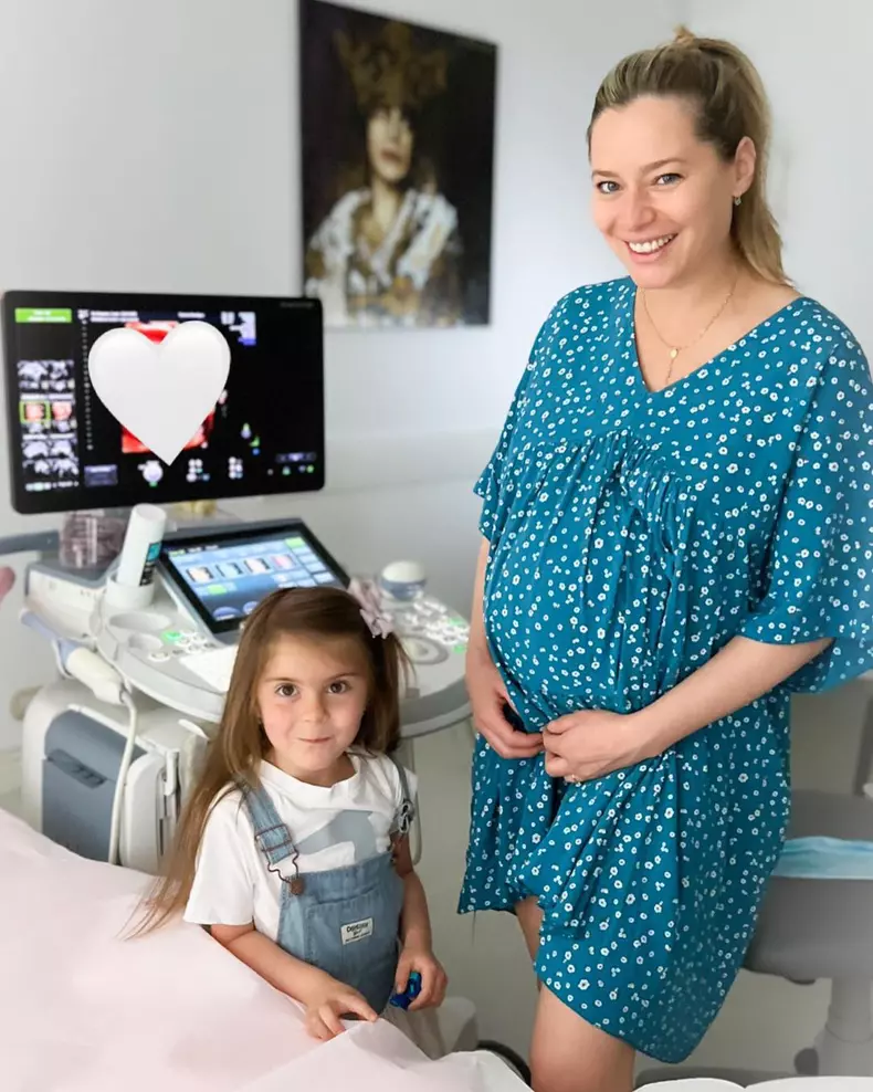 „Am-spus-intotdeauna-ca-nu-voi-naste-natural.-ce-a-facut-o-pe-Laura-Cosoi-sa-se-razgandeasca-3-1