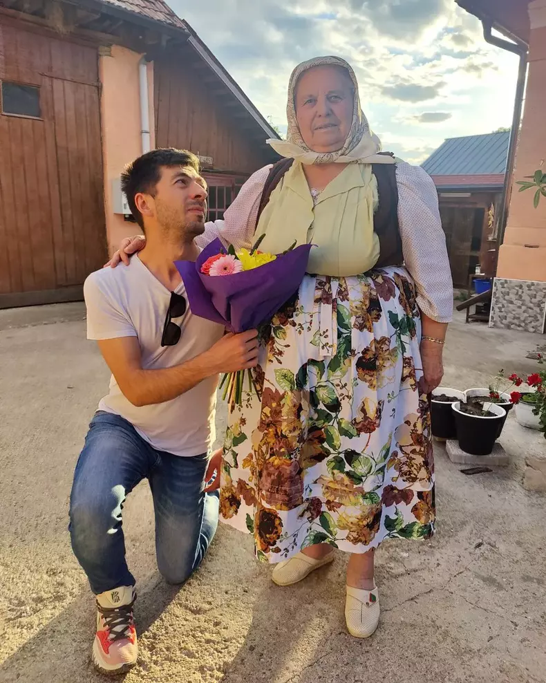 Care-e-povestea-lui-Mircea-Bravo.-Cum-a-cunoscut-o-pe-tanti-Lenuta-si-cand-se-va-lansa-filmul-lui-„Mirciulica-4