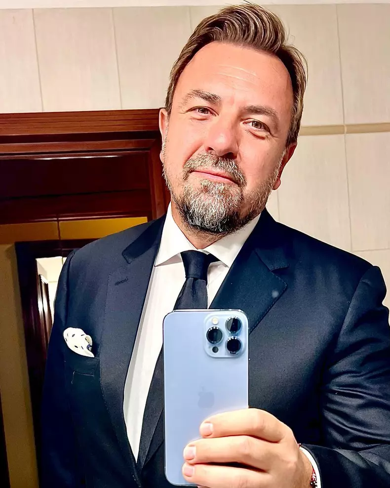 Fotografie de colecție cu Horia Brenciu și familia lui. Reacția fanilor artistului