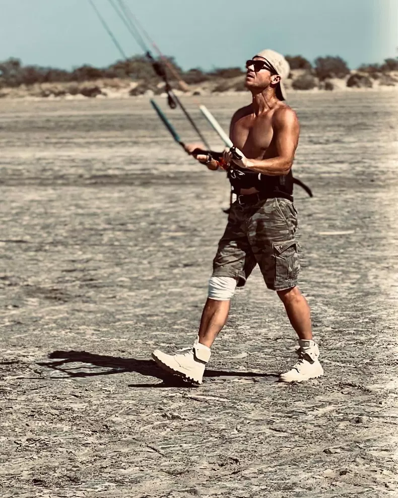 Mihaela Rădulescu și iubitul ei, imagini de vis din vacanță. Felix Baumgartner a făcut kitesurfing în sudul Franței