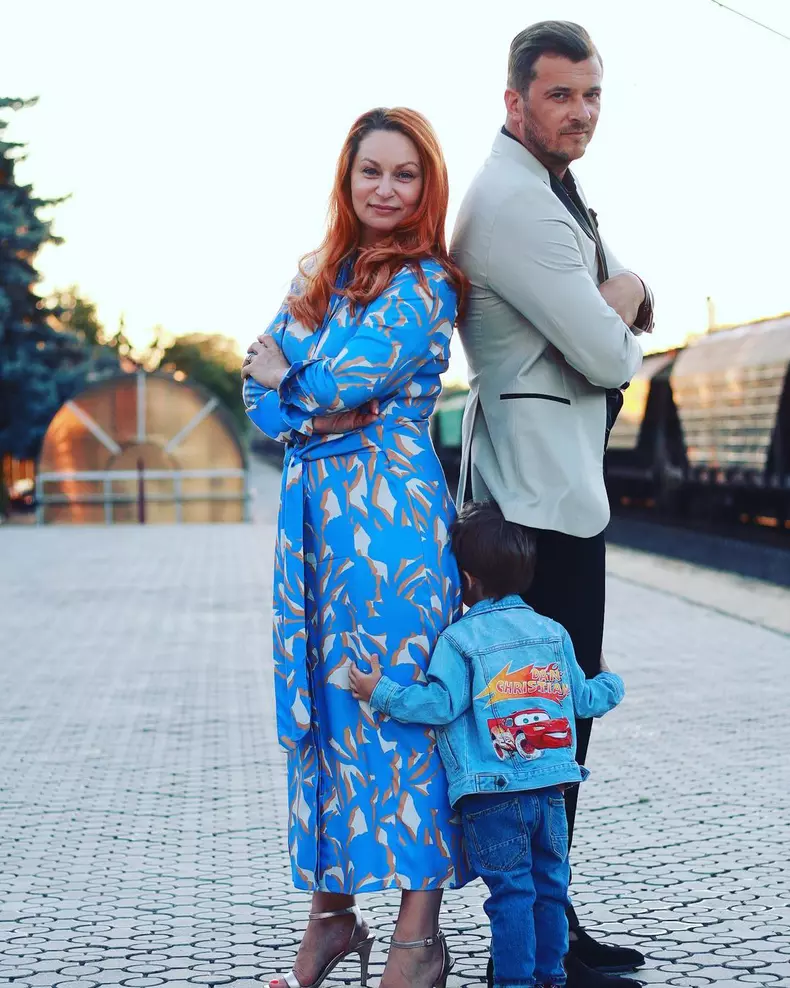 Dan-Cruceru-si-a-adus-mama-in-casa-lui-3