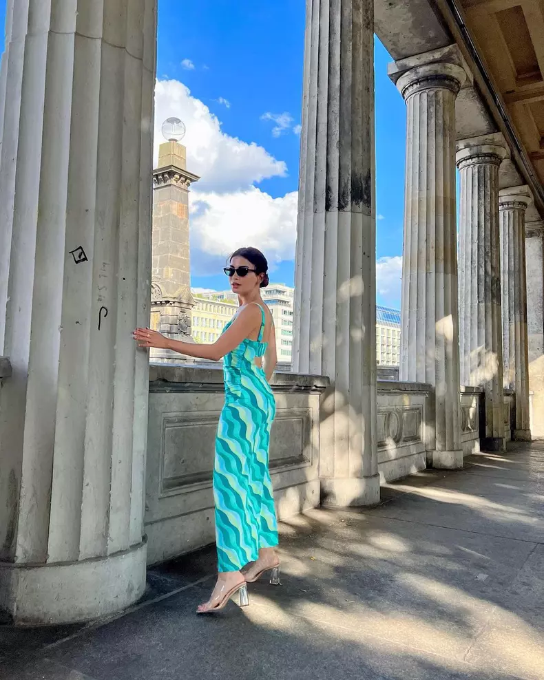 Özge-Yağiz-290473288_3344804742429102_1789516323730025571_n