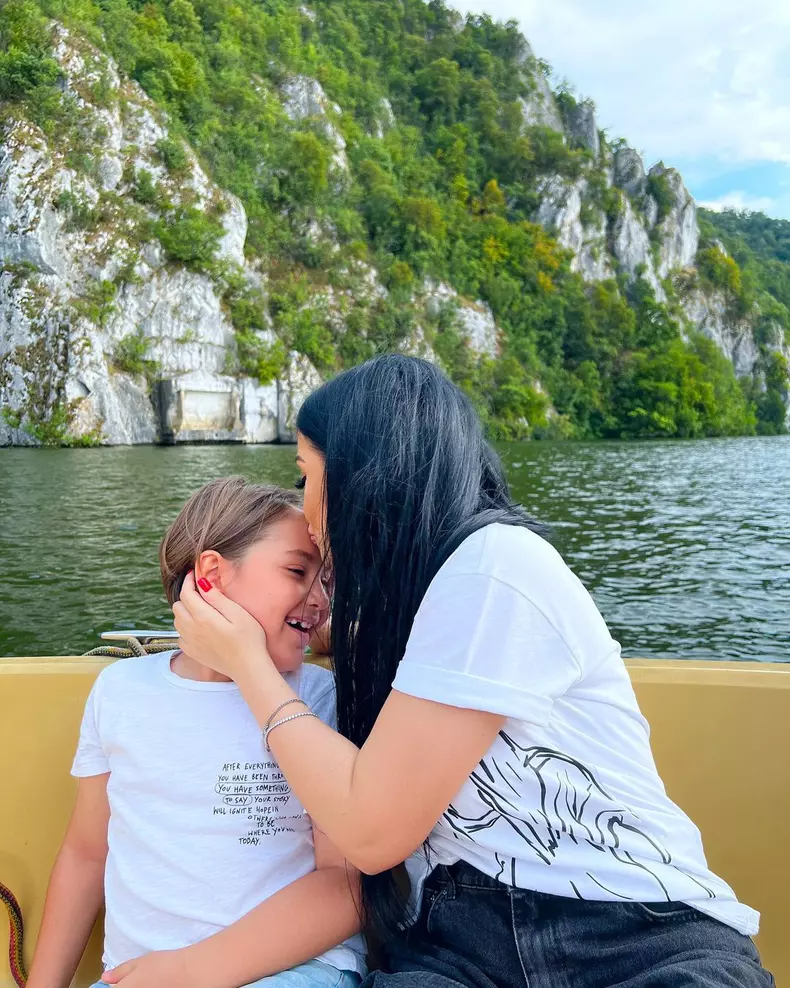 Andreea-Mantea-este-o-mama-exigenta-5