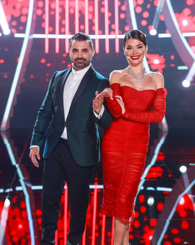 Cum-a-ajuns-Alina-Puscas-prezentatoarea-„Te-cunosc-de-undeva-2