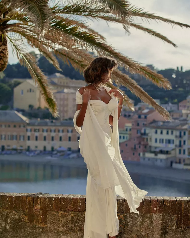 Mădălina Ghenea, ședință foto specială în costum de baie. Cine a fost fotograful. „Nimic nu poate deveni mai personal decât asta”