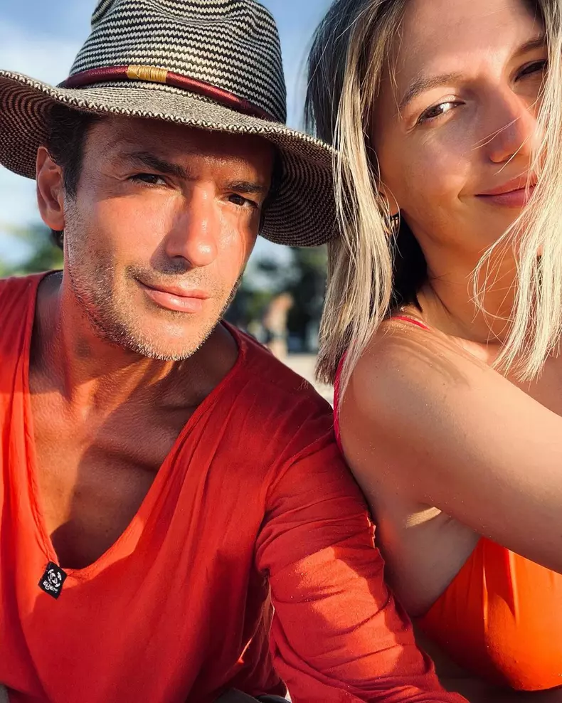 Radu-Valcan-primele-declaratii-dupa-ce-s-a-intors-acasa-cu-baietii-iar-Adela-Popescu-a-ramas-singura-in-Dominicana.-„Poza-asta-de-dor-2