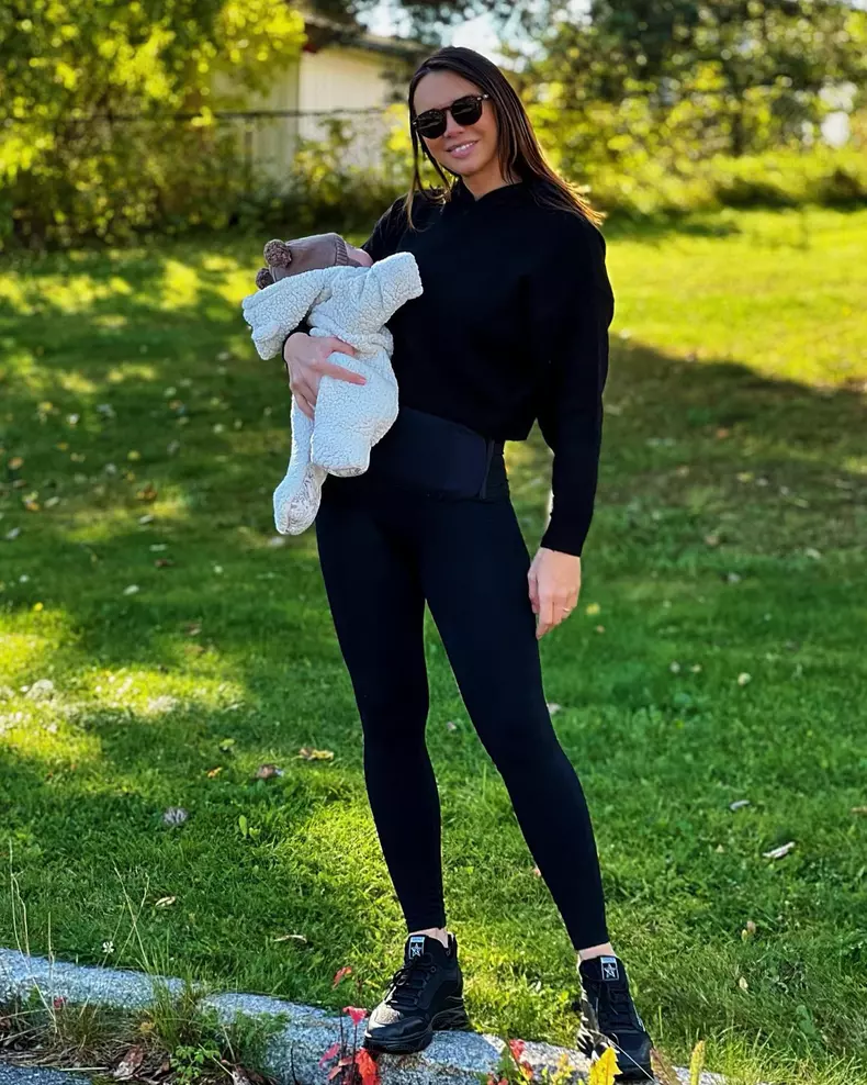 Magda Pălimariu, într-o formă fizică de invidiat la o lună după ce a născut. Care e secretul vedetei Pro TV