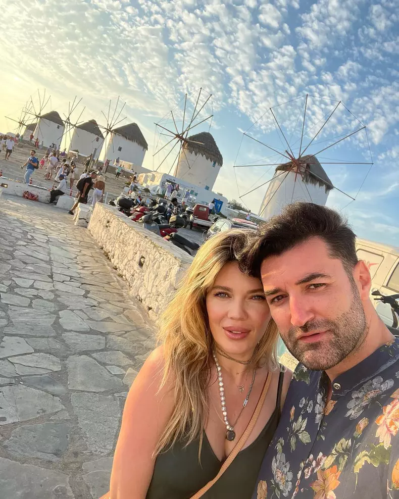 Smiley-si-Gina-Pistol-total-schimbati-intr-o-imagine-de-pe-Instagram.-Cum-i-au-facut-sa-rada-de-fani-2