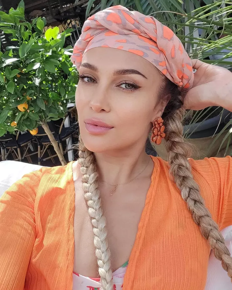 cum-reuseste-lora-sa-se-mentina-in-forma-3