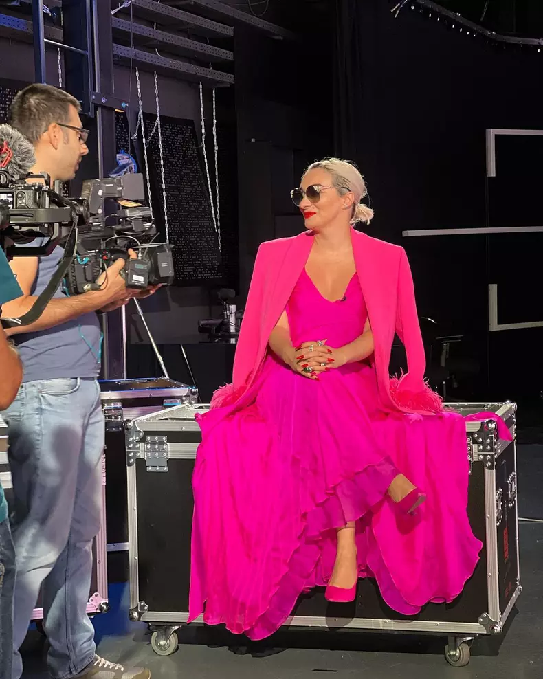 ana-morodan-vrea-spaa-si-deschida-firma-de-pompe-funebre-7