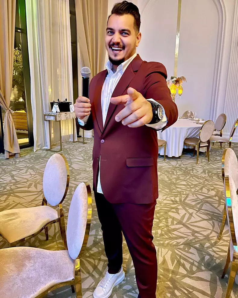 bursucu-si-a-cerut-iubita-de-sotie-dupa-10-ani-de-relatie-3