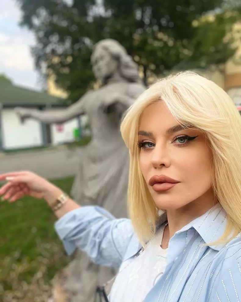 catalin-botezatu-si-loredana-groza-s-au-sarutat-in-vazul-tuturor-7