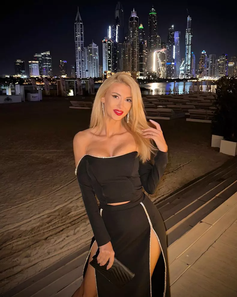 andreea-balan-isi-doreste-sa-imbrace-rochia-de-mireasa-1