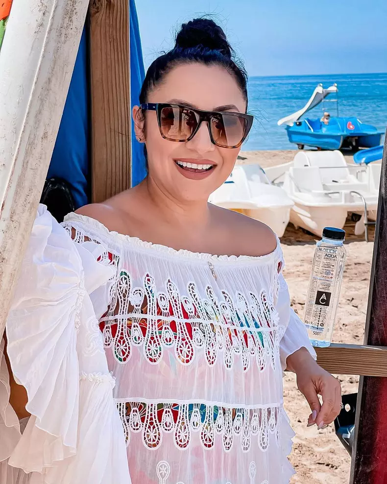 de-ce-nu-publica-andra-imagini-cu-ea-in-costum-de-baie-3