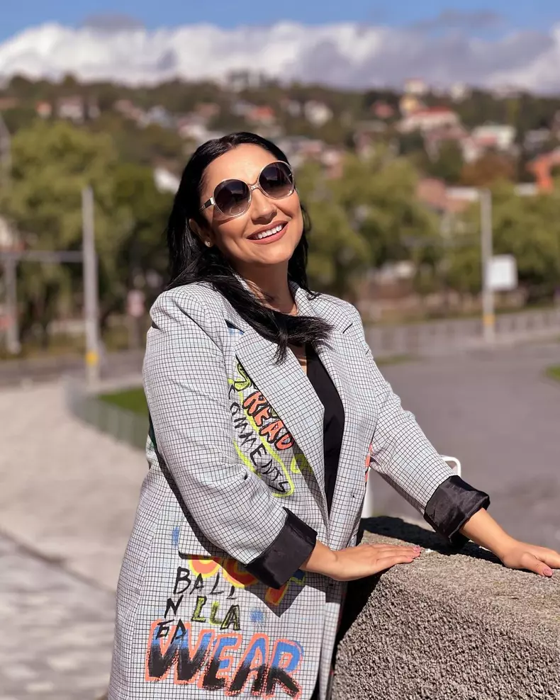 de-ce-nu-publica-andra-imagini-cu-ea-in-costum-de-baie-4