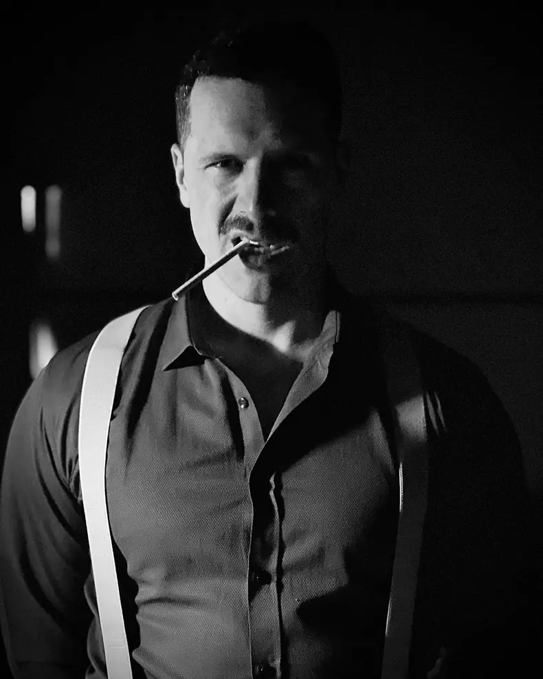 adrian-nartea-detalii-inedite-despre-debutul-sau-in-teatru.-cum-e-viata-dupa-vlad-10